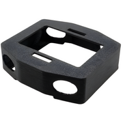 Coque protection TPU noire Mares Quad - vue isométrique 3D sur fond blanc