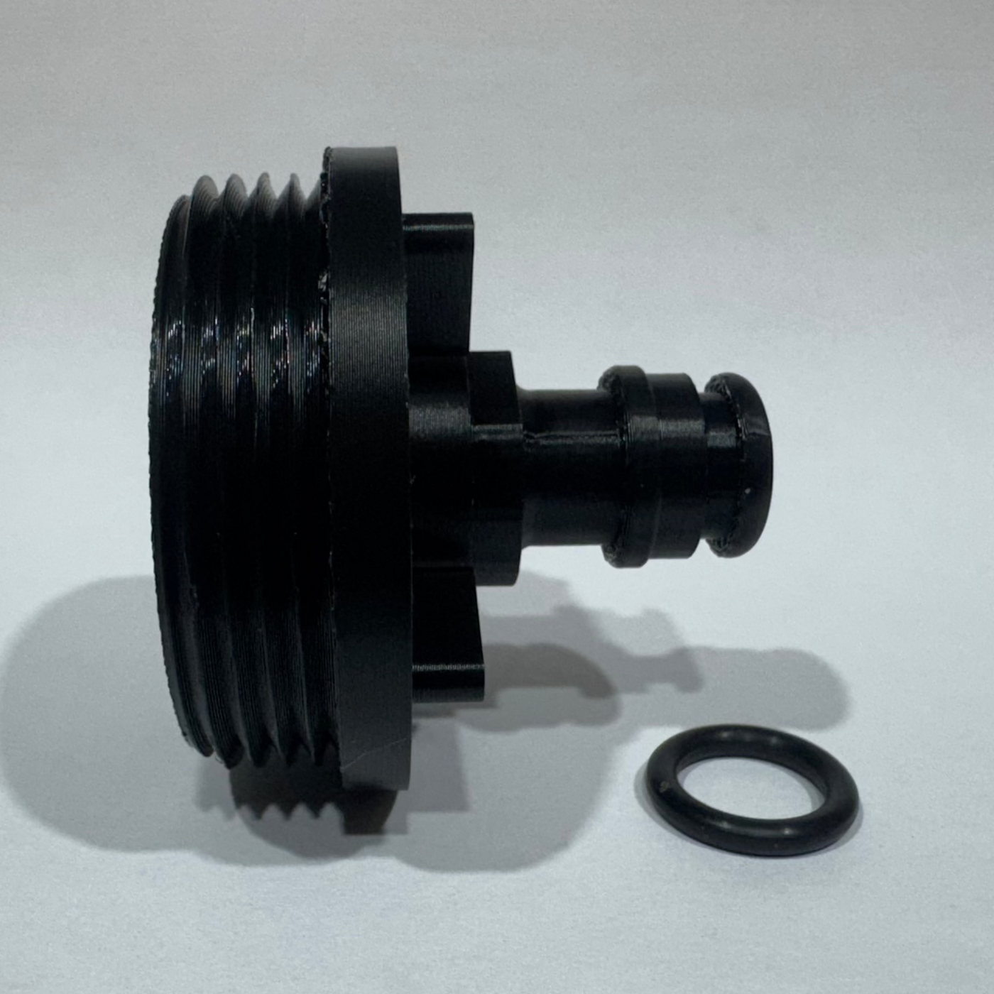 Raccord nable réservoir eau bateau vue latérale filetage et connexion Gardena