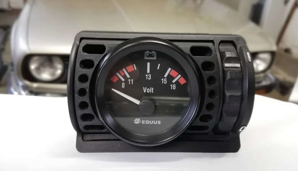 Buse aeration BMW E30 laterale 1-jauge avec voltmetre vue frontale