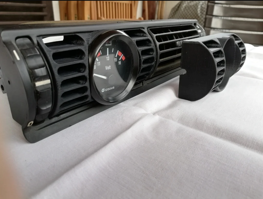 Buse aeration BMW E30 laterale 1-jauge avec voltmetre vue de face