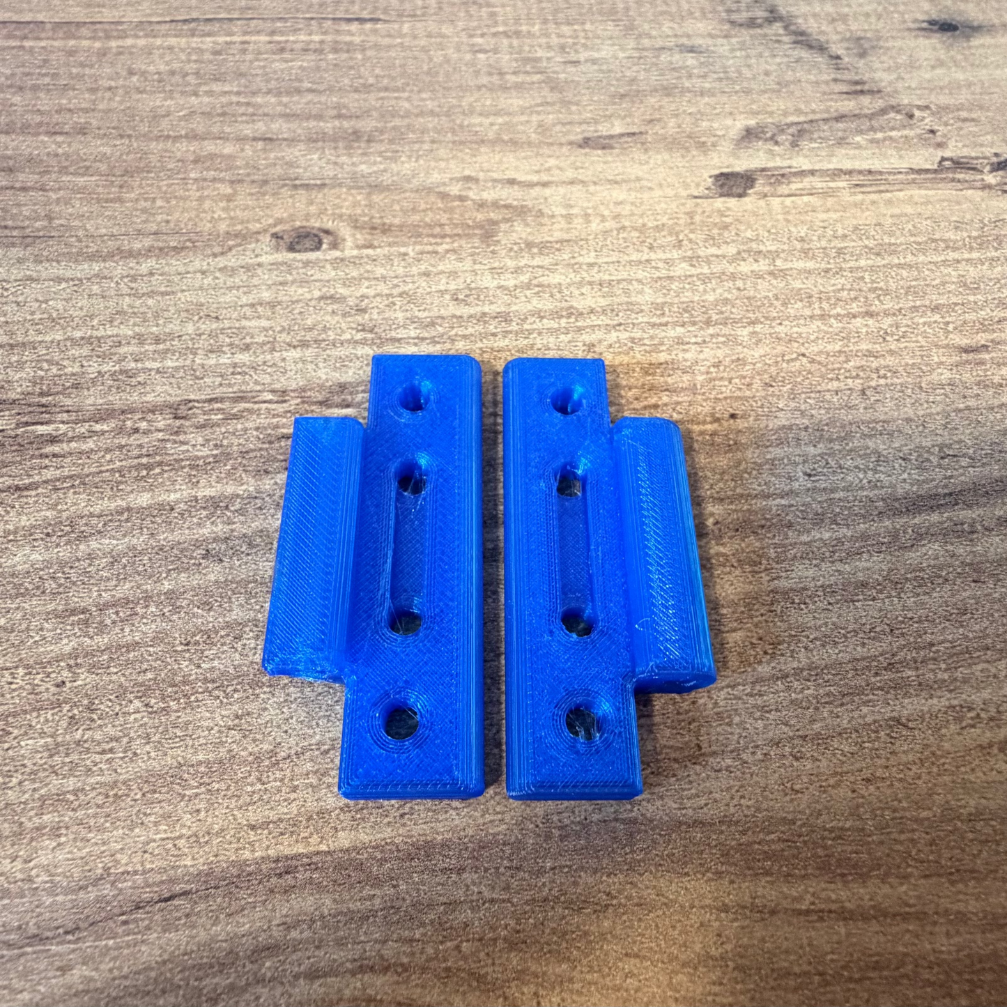 Support bungee elastique TPU bleu Mares Genius vue produit paire adaptateurs fabrication francaise