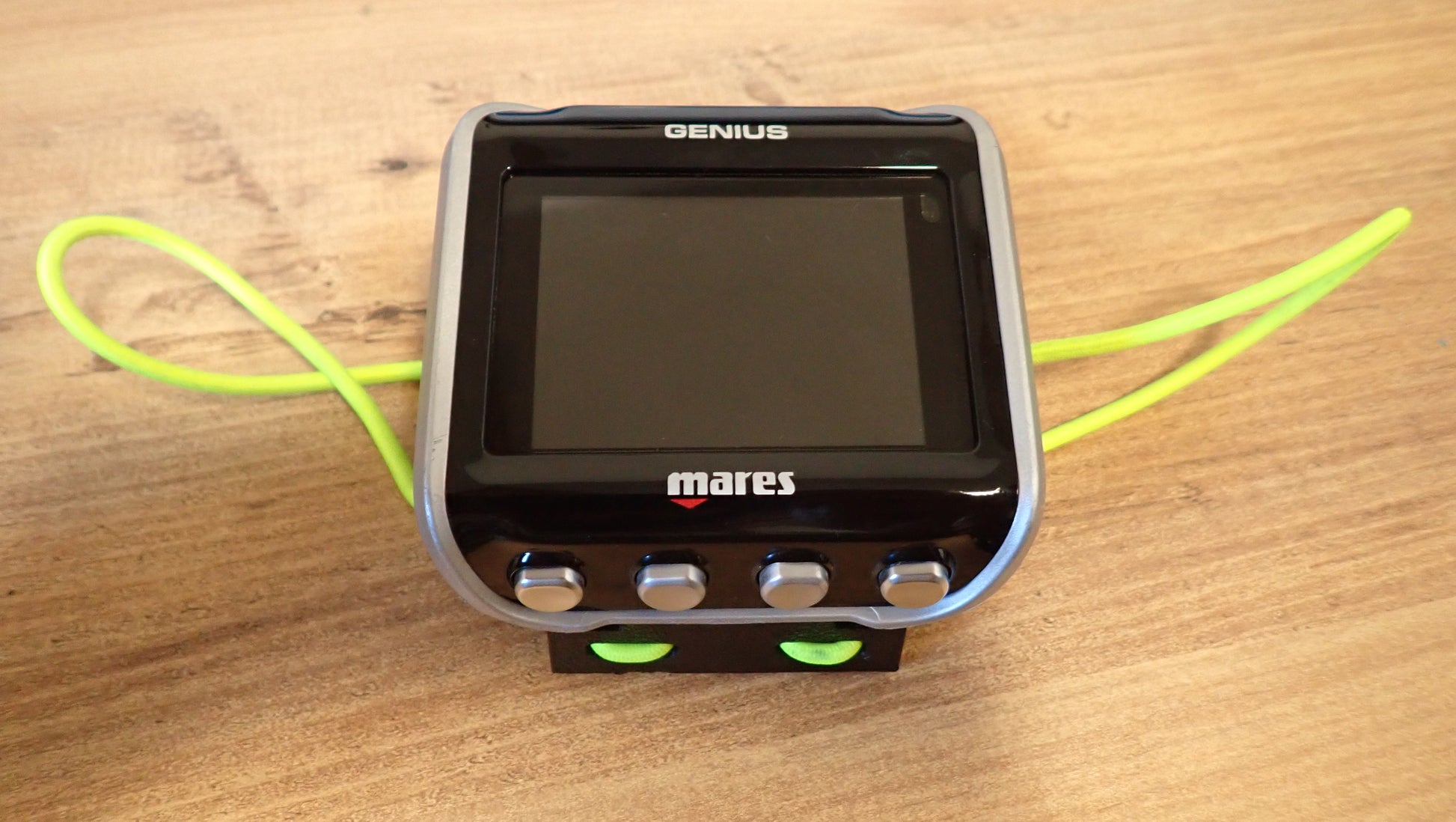 Support bungee elastique TPU noir Mares Genius ordinateur plongee avec elastique jaune fluo vue avant